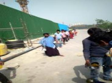 Food distribution at site VSK Infrastructure Sector-12 ,Dwarka on 28/04/2021.